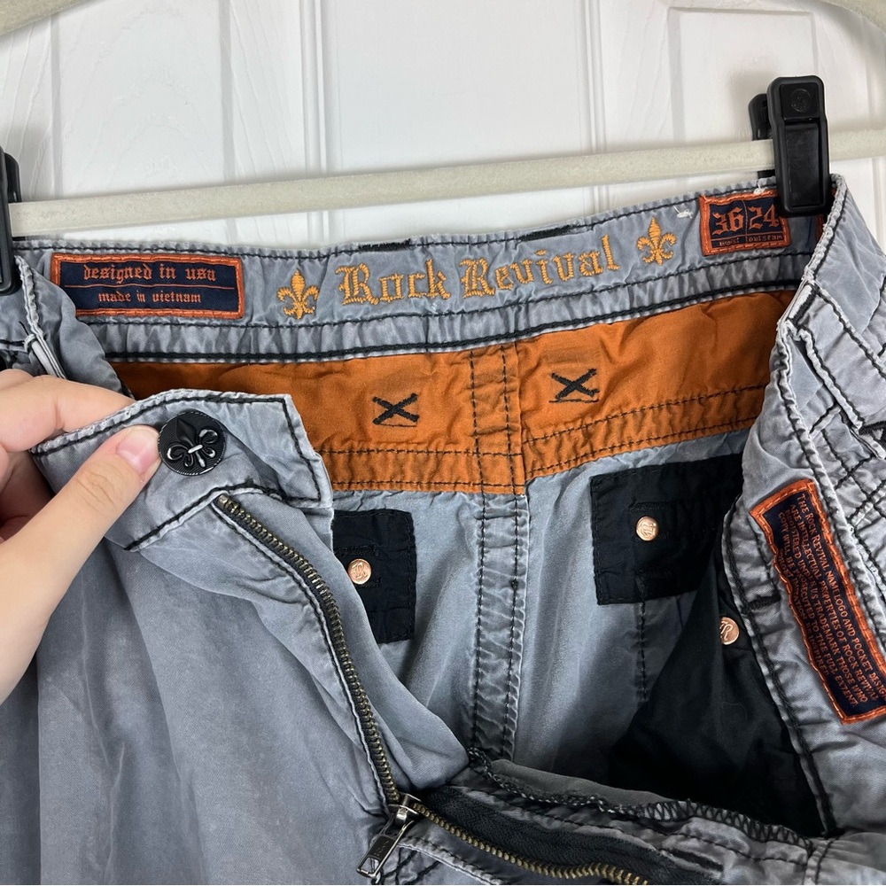 Rock Revival Men’s Embroidered Classic Cargo Shorts - Picture 7 of 9